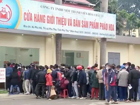 Bất ngờ tạm dừng bán 2 sản phẩm pháo hoa do... có tiếng nổ