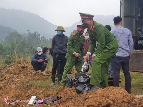 Nghệ An: Tiêu hủy số lượng lớn rượu ngoại không có nguồn gốc xuất xứ