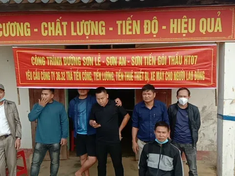 Treo băng rôn đòi nợ ở Hà Tĩnh ngày cận Tết