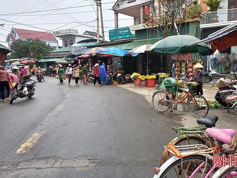 Cẩm Xuyên (Hà Tĩnh): Cần sớm chấn chỉnh tình trạng họp chợ tự phát ở xã Cẩm Nhượng