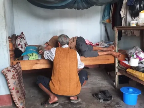 Cụ ông 93 tuổi đánh chết vợ 89 tuổi