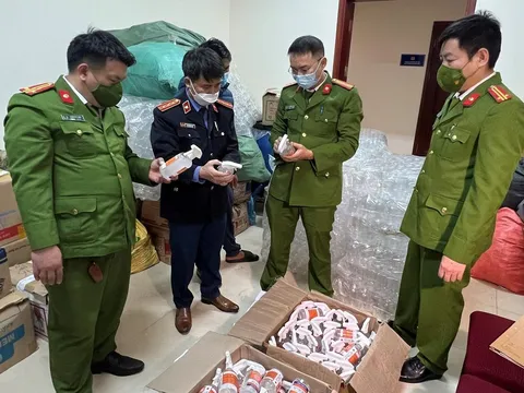 Nghệ An: Hai mẹ con sản xuất nước sát khuẩn giả nhãn hiệu AERIUS