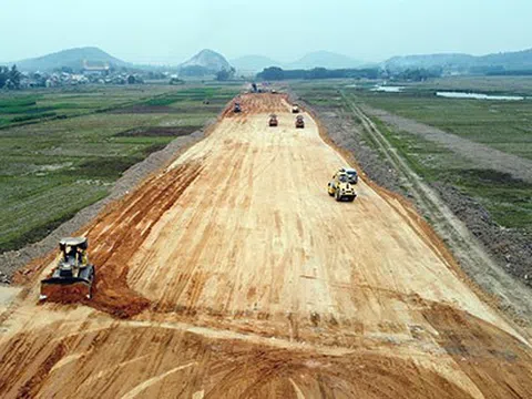 Nghệ An ra "tối hậu thư" cho 4 Chủ tịch huyện, thị xã để chậm tiến độ GPMB cao tốc