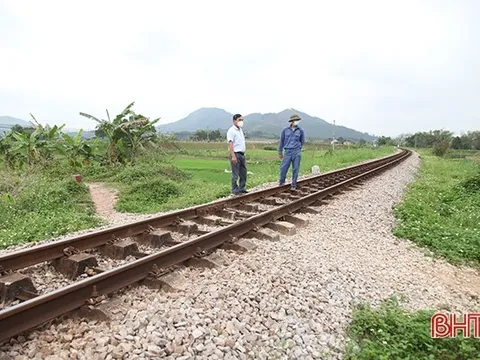 Vì sao chưa thể xóa bỏ 92 lối đi tự mở giao cắt đường sắt ở Hà Tĩnh?