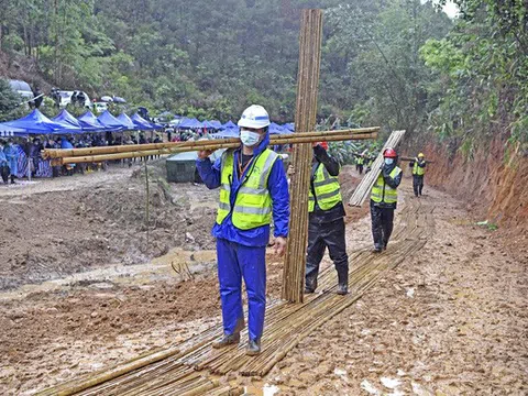 Trung Quốc tìm thấy mảnh thi thể nạn nhân trong vụ máy bay chở 132 người rơi