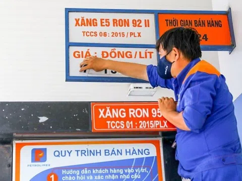 Giá xăng giảm, giá dầu tăng từ 1/4?