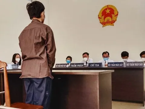 Vào khách sạn với nam thiếu niên, ông lão 71 tuổi bỏ mạng