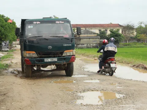 Hà Tĩnh: Đường trăm tỷ đang thi công đột ngột tạm dừng