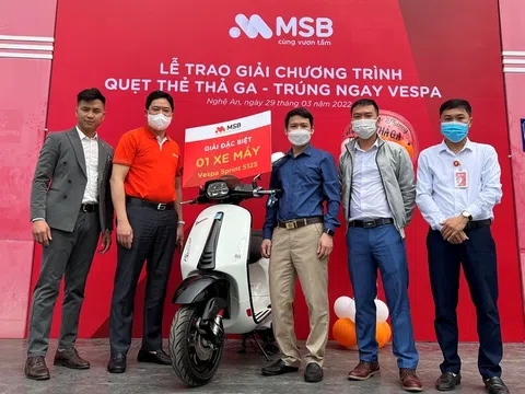 Quẹt thẻ MSB, khách hàng ở Nghệ An bất ngờ trúng xe Vespa