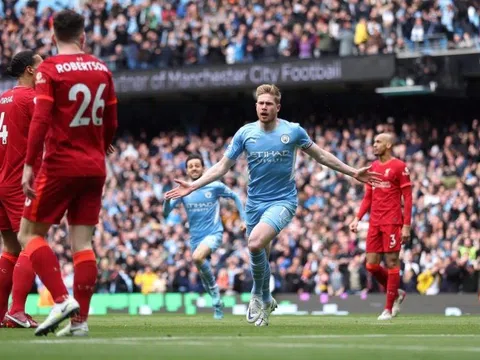 Hòa kịch tính Liverpool, Man City giữ ngôi đầu Ngoại hạng Anh