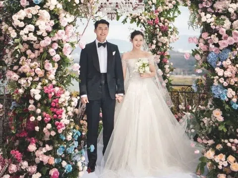 Ảnh cưới chưa từng công bố của cặp đôi "vàng" Hyun Bin - Son Ye Jin