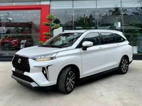 Khách phàn nàn vì mua xe kiểu "bia kèm lạc", Toyota Việt Nam nói gì?