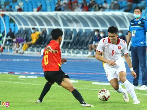 Võ Nguyên Hoàng rời U23 Việt Nam