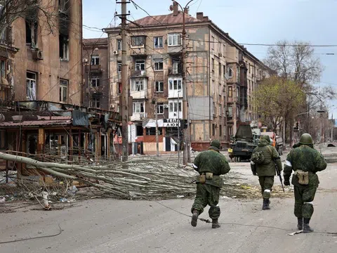 Nga siết chặt vòng vây: Ukraine tuyên bố thẳng "không đàm phán" nếu Mariupol bị chiếm