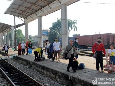 Nghệ An: Tàu xe "cháy vé" trong kỳ nghỉ lễ 30/4 - 1/5