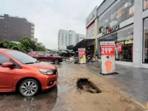 Mưa to, gió lớn trong ngày lễ ,TP Vinh, Nghệ An xuất hiện "hố tử thần"