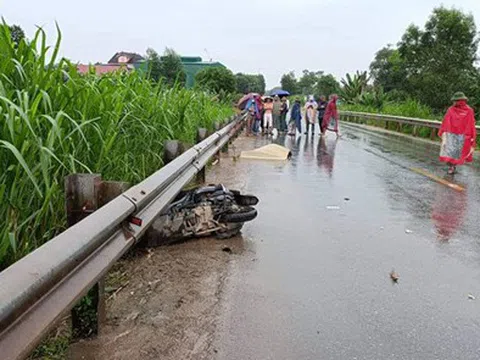 Nghệ An: Va vào lan can đường nam thanh niên tử vong