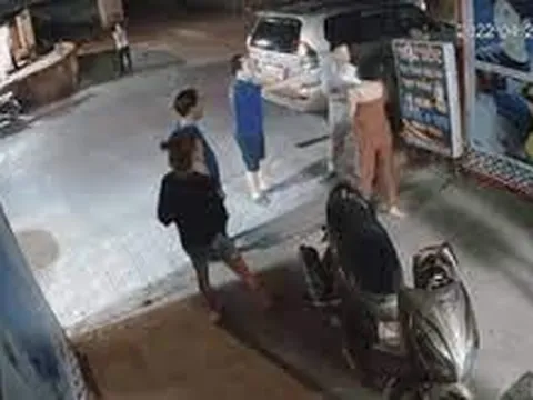 Vụ phó công an phường đánh phụ nữ: Nửa đêm bác sĩ "điều" công an?