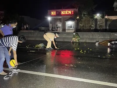 Xe tải cẩu tự chạy ra chắn ngang đường gây tai nạn chết người