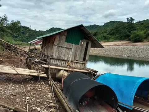 Vụ cá chết ở Tương Dương: Người dân không được hưởng tiền hỗ trợ theo Quyết định 48