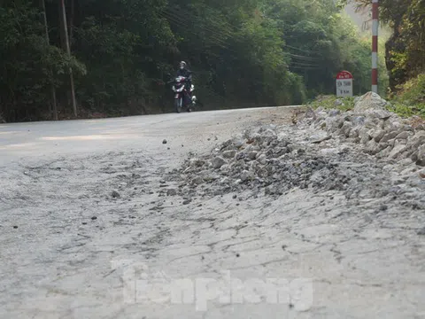 Yên Thành (Nghệ An): Quốc lộ vừa làm xong đã bong tróc nham nhở, sụt lún