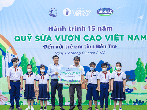 Vinamilk khởi động hành trình năm thứ 15 của Quỹ sữa vươn cao Việt Nam tại nhiều địa phương