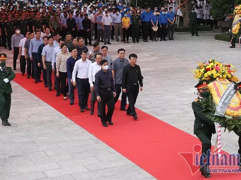 Nghệ An: Nghẹn ngào lễ an táng, truy điệu 103 liệt sĩ hy sinh tại Lào về với đất mẹ