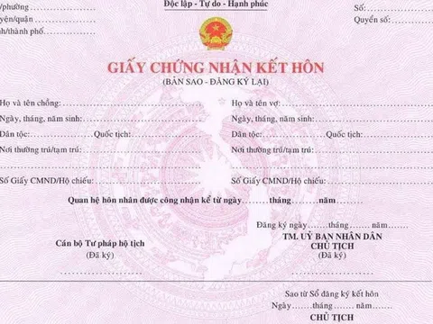 Phát hiện 1 xã cấp khống hàng loạt bản sao giấy khai sinh và kết hôn