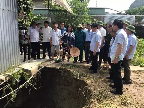 "Hố tử thần" trực nuốt nhà dân: Chủ tịch Nghệ An chỉ đạo khẩn