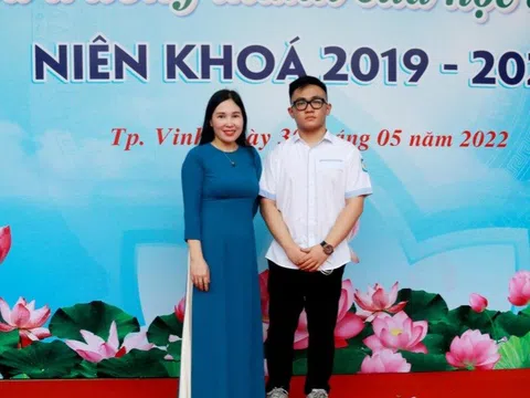 Nam sinh Nghệ An giành Huy chương Vàng Olympic Tin học Châu Á