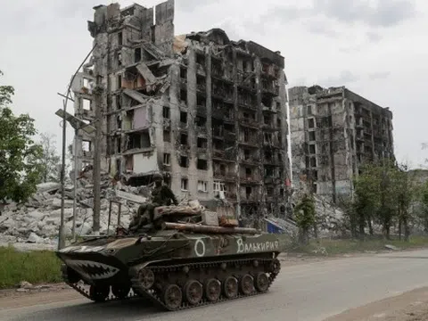 Nga khép chặt vòng vây Donbass, kiểm soát 80% Severodonetsk