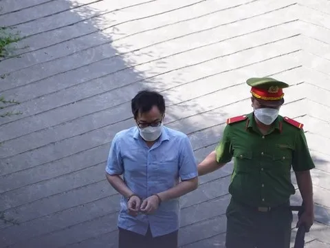 Hình ảnh phiên tòa phúc thẩm ông Tất Thành Cang liên quan vụ án Sadeco