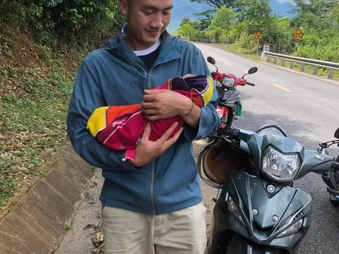 Nghệ An: Trung uý công an kịp thời hỗ trợ đỡ đẻ cho 1 sản phụ bên đường