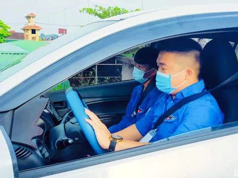 Quên mang giấy tờ thi, sĩ tử Thanh Chương được "Taxi áo xanh 0 đồng" hỗ trợ kịp thời