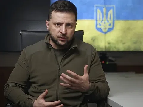 Ông Zelensky ký lệnh trừng phạt ông Putin và 34 quan chức Nga