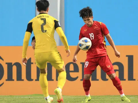 HLV Lê Quốc Vượng: "U23 Việt Nam như món ăn mang hương vị mới"