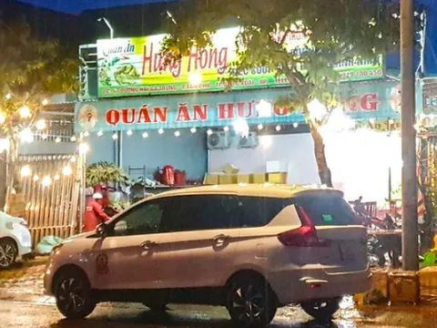 Con trai bàng hoàng phát hiện cha mình nằm bất động dưới nền nhà, sau đó tử vong