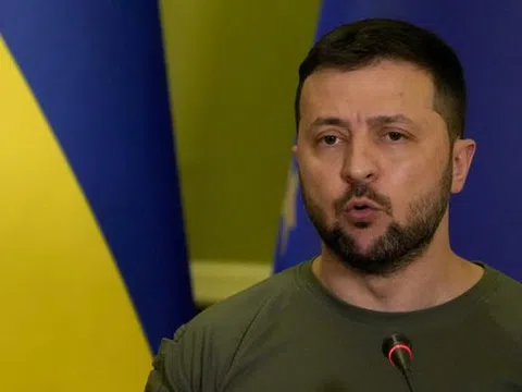 Tổng thống Zelensky thề sẽ giành lại Donbass, Crimea