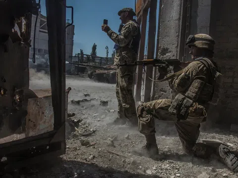 Trận chiến Donbass: Nga liên tục giành thêm quyền kiểm soát ở phía Đông Ukraine, đe dọa tiến quân vượt ra ngoài Lugansk