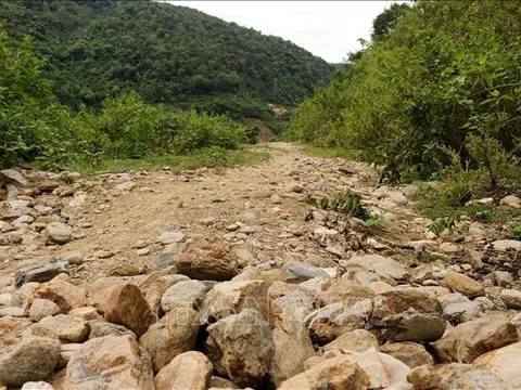 Nghệ An: Hơn 10 năm, tuyến đường đã được đầu tư hàng chục tỷ đồng... vẫn dang dở