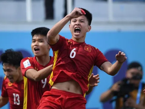 Vũ Tiến Long gãy xương sườn sau khi trở về từ VCK U23 châu Á 2022