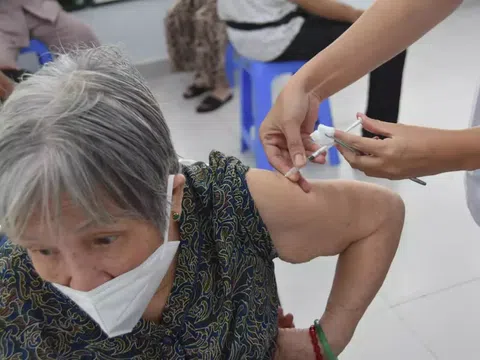 Tiêm vaccine Covid-19 mũi 4 có tác dụng gì?