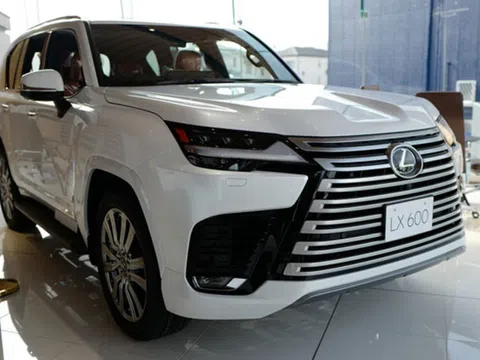 Lexus ngừng nhận cọc LX600 và NX 2022 vì quá khan hàng