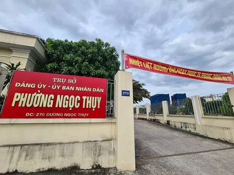 Loạt công trình xây dựng trái phép trên đất bãi bồi sồng Hồng: Phường Ngọc Thụy im lặng?!