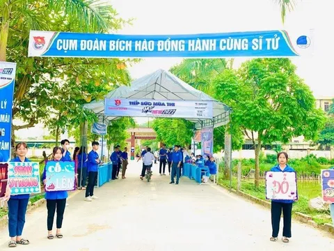 Sắc xanh tình nguyện Nghệ An tiếp sức sĩ tử vượt vũ môn