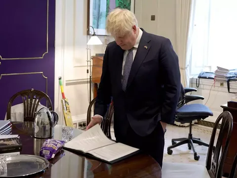 Lãnh đạo nhiều nước "sốc" trước tin cựu Thủ tướng Nhật bị bắn