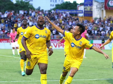 SLNA lên đỉnh V.League sau 2 năm, HLV Huy Hoàng ấn tượng chất Nghệ tĩnh