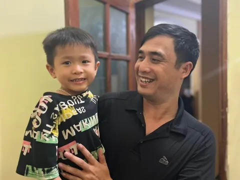 Cháu bé từ Hà Tĩnh lên Sơn La chơi đi lạc tìm lại được người nhà