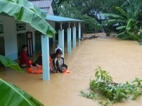 Xem xét kỷ luật, kiểm điểm 3 cán bộ vi phạm trong cứu trợ bão lũ