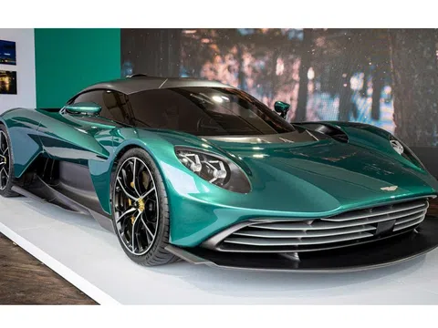 Ông Đặng Lê Nguyên Vũ "đặt gạch" xe Aston Martin Valhalla đắt nhất